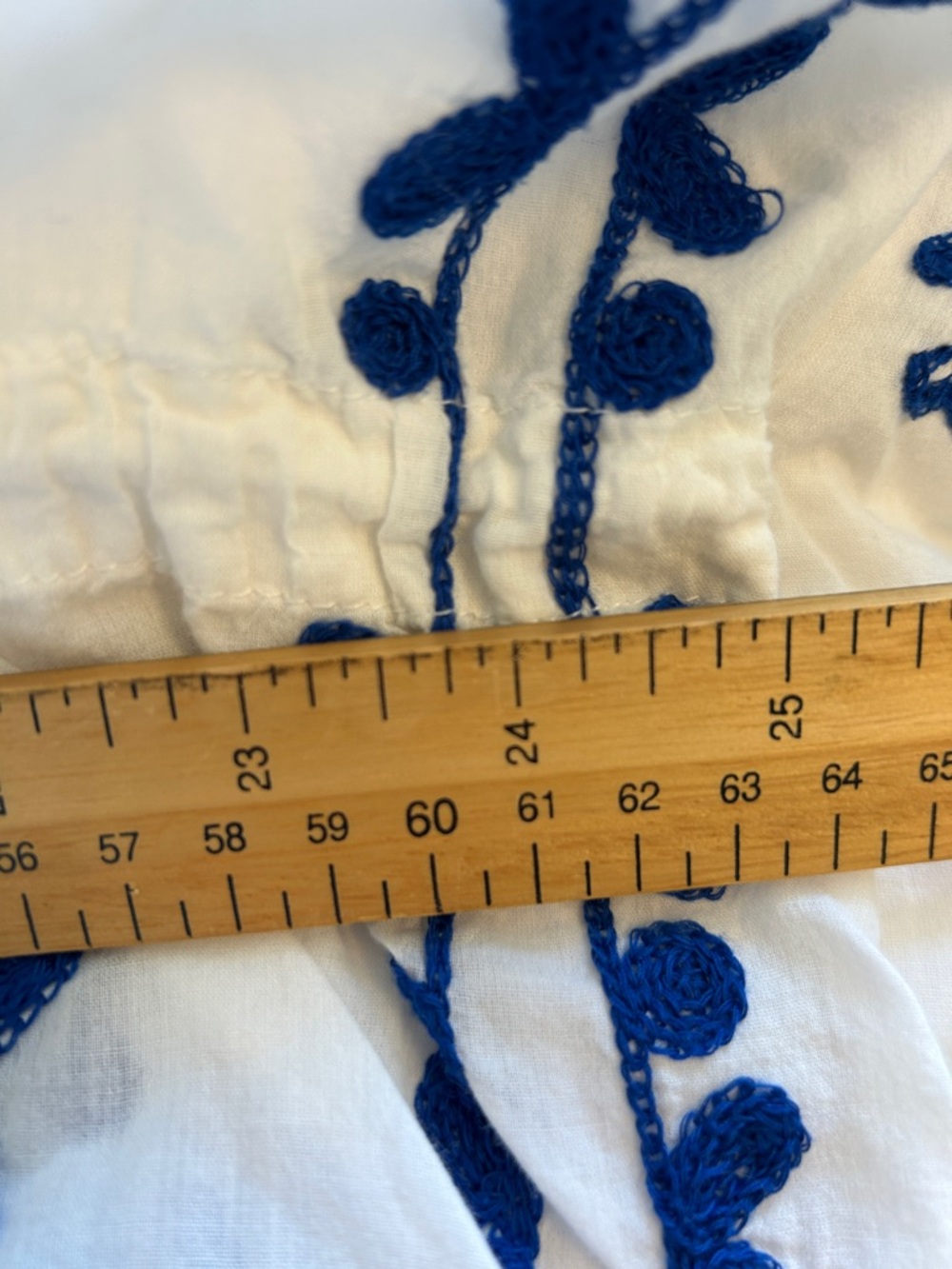 La Blanca White Swim Coverup with Blue Embroidery L - Picture 8 of 11